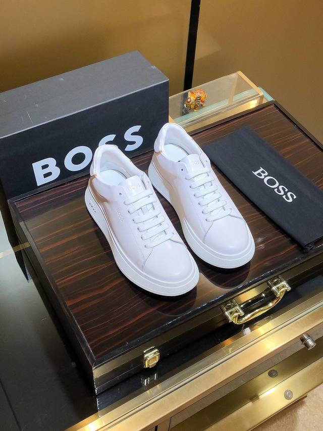 商品名称：Boss 波士 正规码数: 38-44 休闲鞋 商品材料：精选 牛皮鞋面，柔软羊皮垫脚；原厂特供大底。